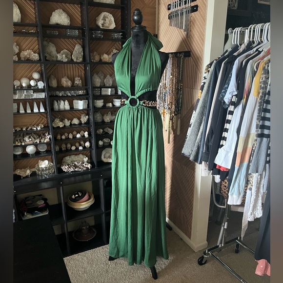Emerald Green Goddess Gold Chain Feel This Way Satin Maxi Dress NWT - Picture 5 of 7